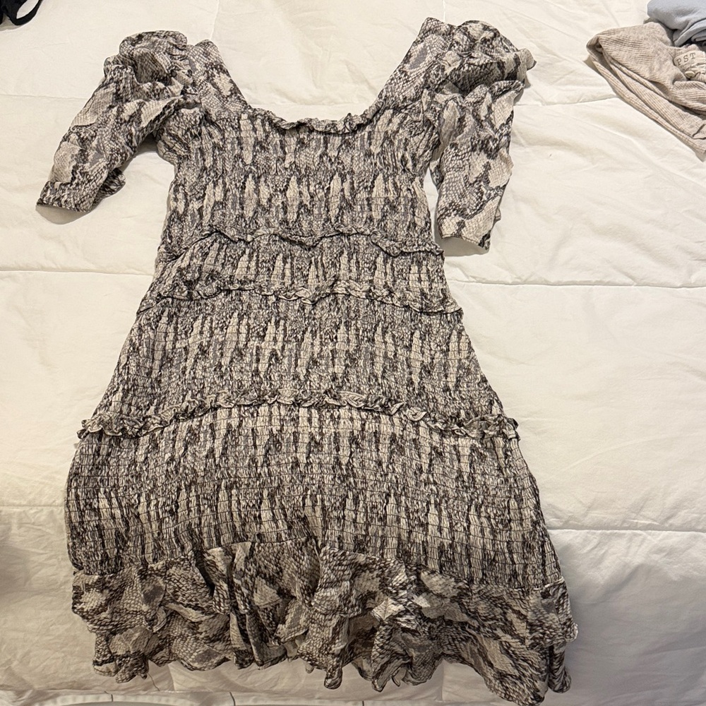 Vestique Black and Gray Patterned Long Sleeve Dress